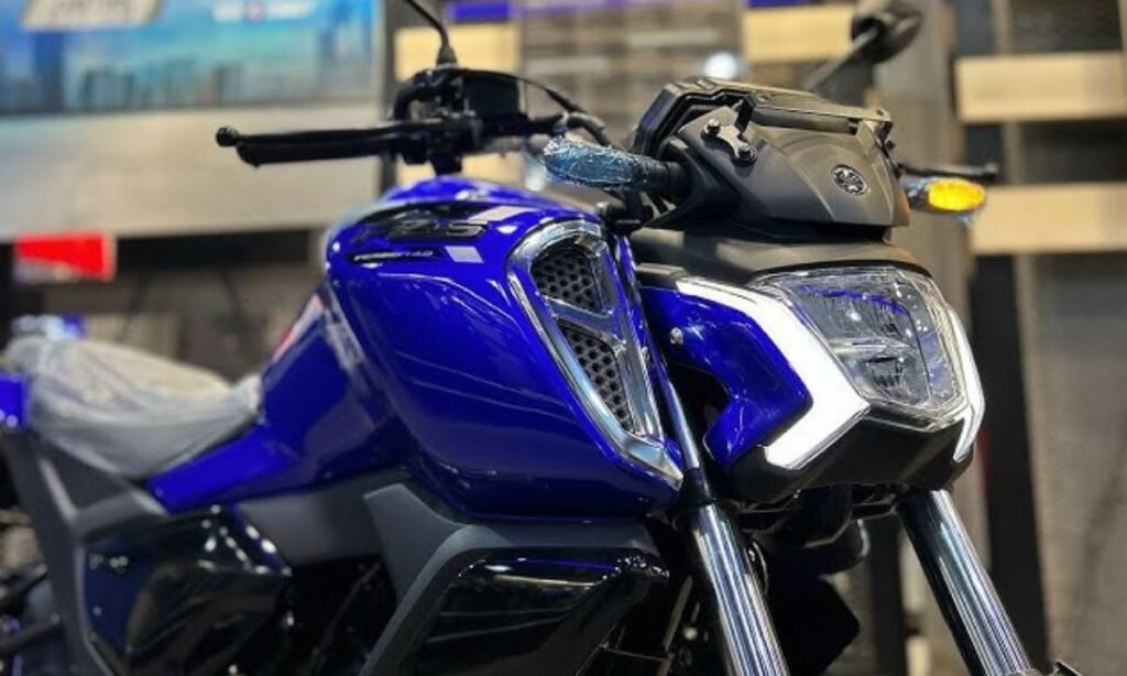 Yamaha FZS FI V4 2025